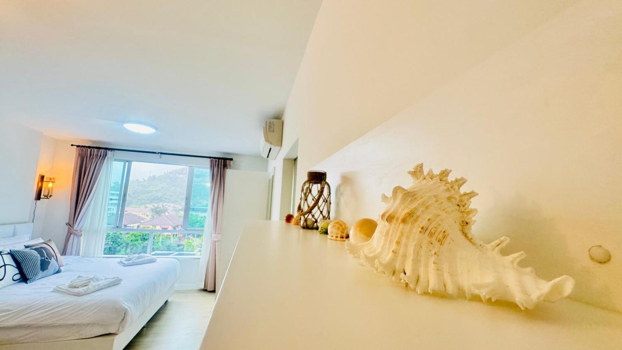 Sea&mountain View,5 Mins Walk To Famous With King Size Bed Apartment HHQ