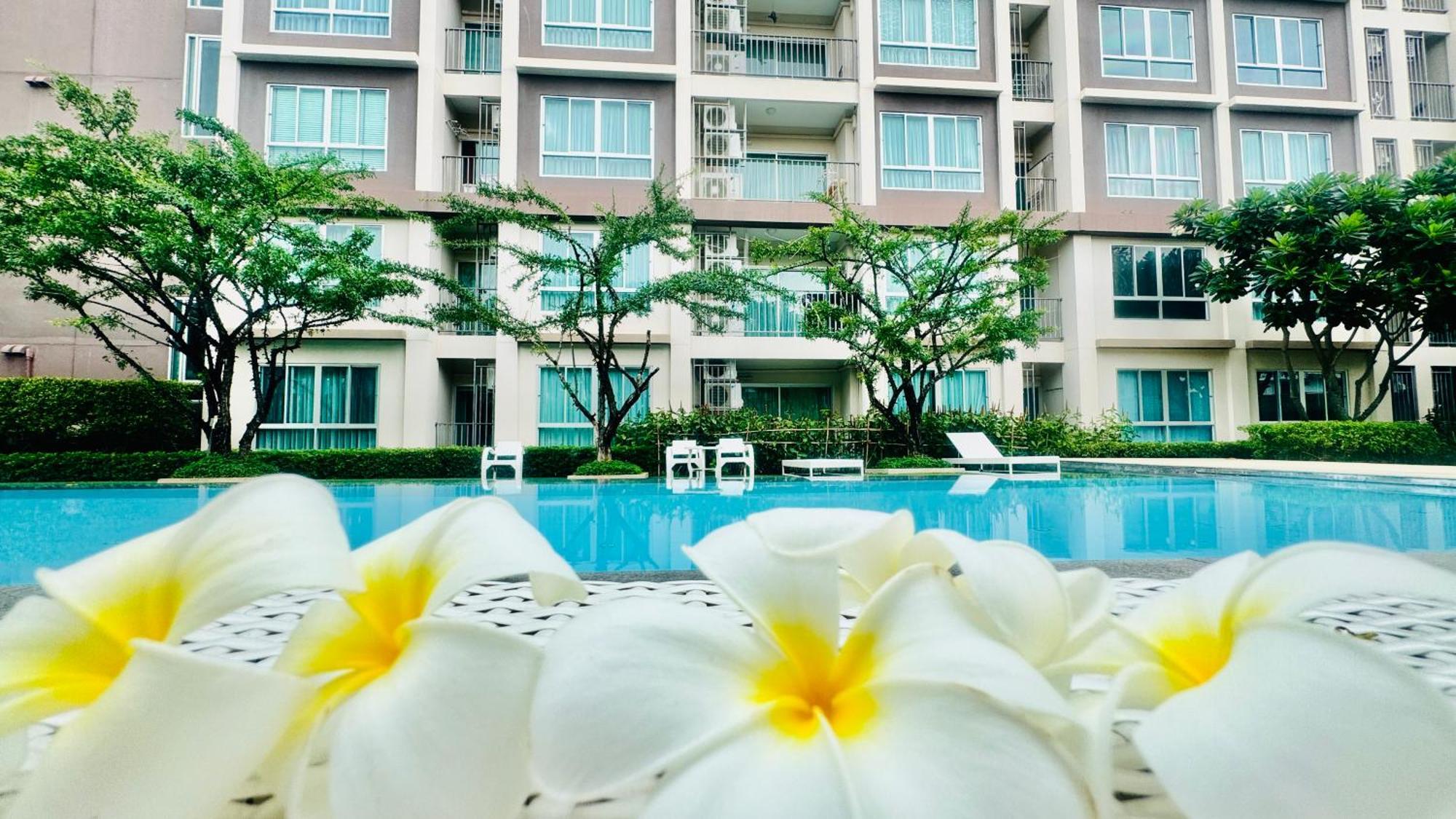 Sea&mountain View,5 Mins Walk To Famous With King Size Bed Apartment HHQ
