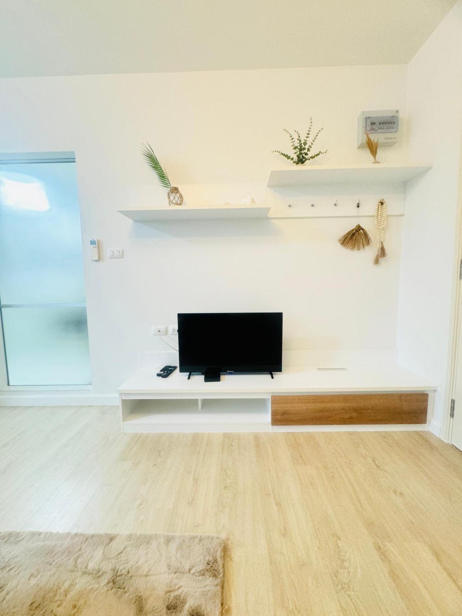 Sea&mountain View,5 Mins Walk To Famous With King Size Bed Apartment HHQ