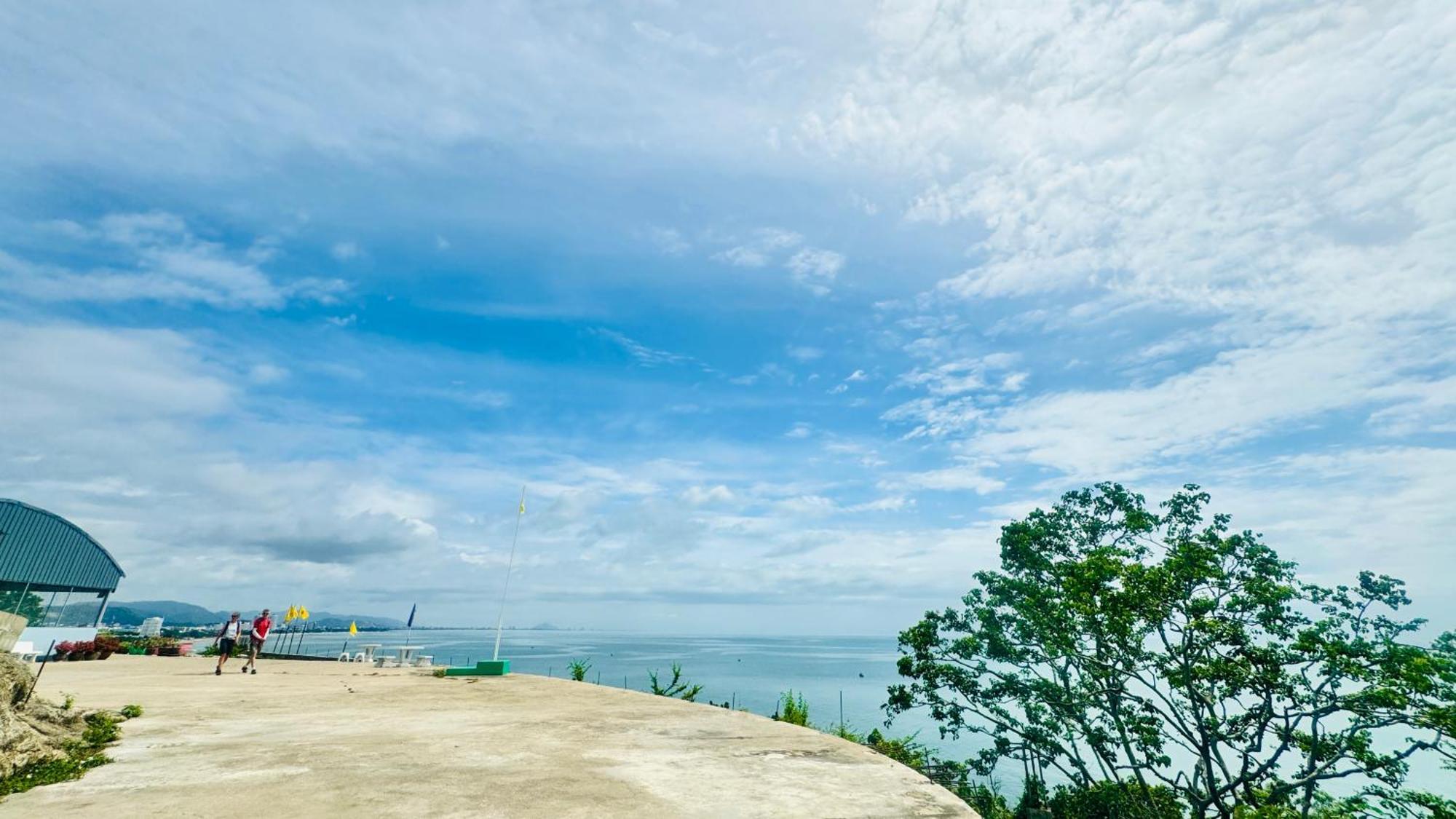 Sea&mountain View,5 Mins Walk To Famous With King Size Bed Apartment HHQ