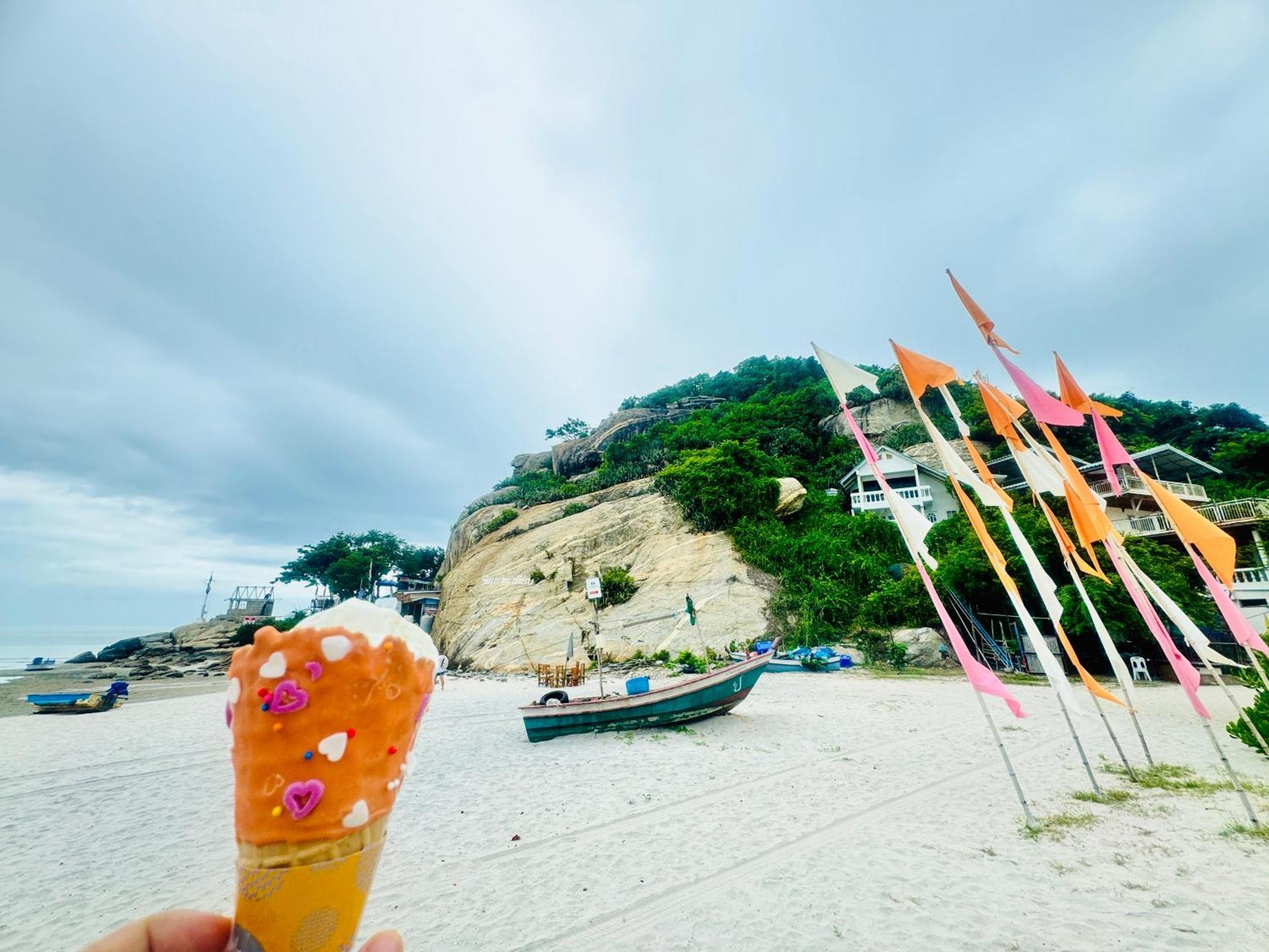 Sea&mountain View,5 Mins Walk To Famous With King Size Bed * HHQ